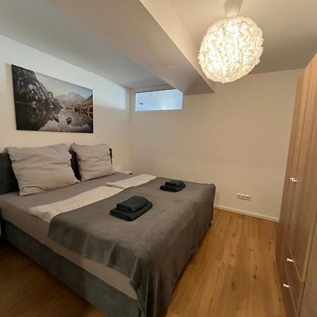 Traumhafte Business & Relax Wohnung Direkt Im Stadtkern Oettingens By Elation Homes Oettingen in Bayern Kültér fotó