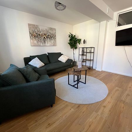 Traumhafte Business & Relax Wohnung Direkt Im Stadtkern Oettingens By Elation Homes Oettingen in Bayern Kültér fotó