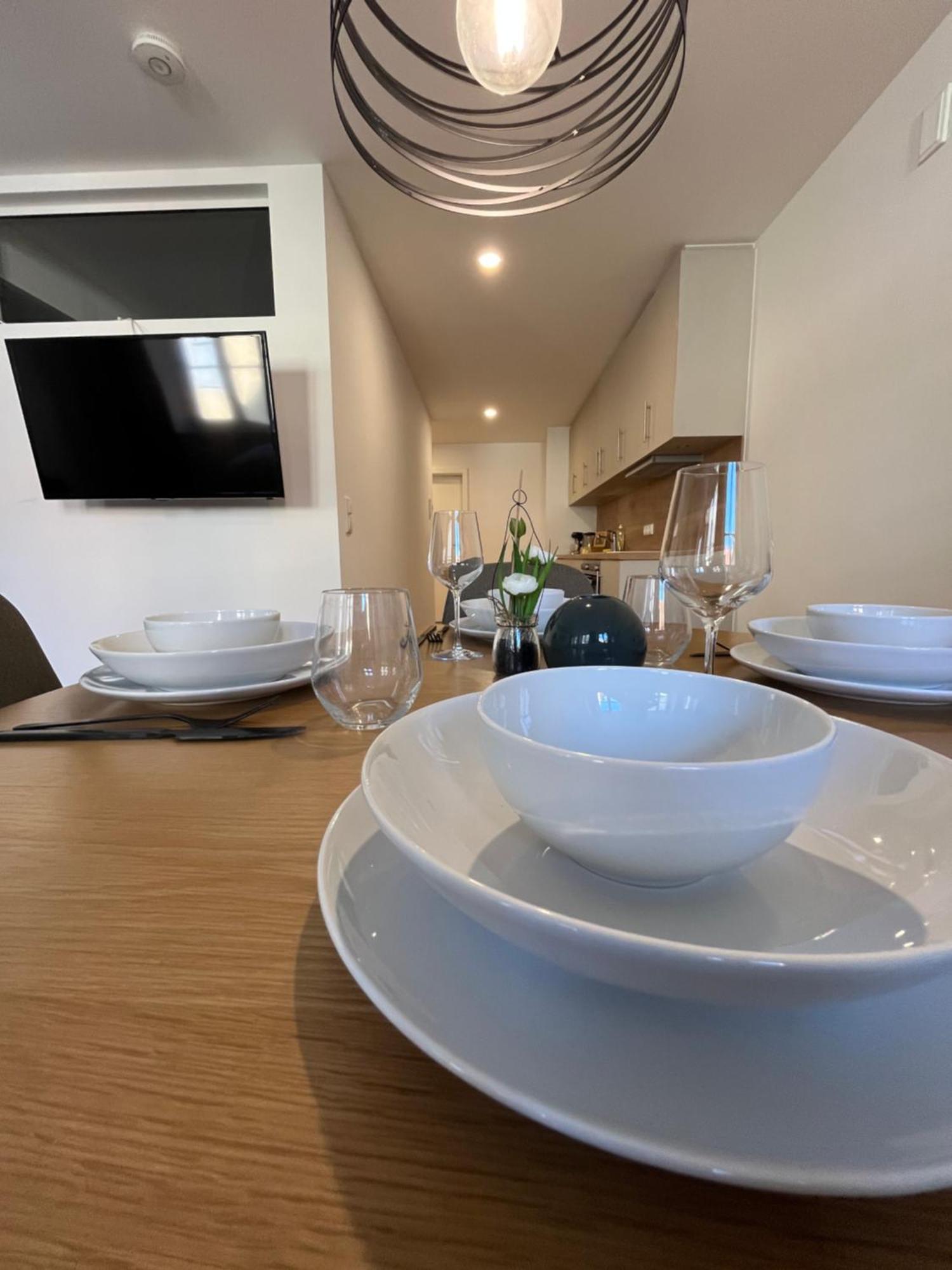 Traumhafte Business & Relax Wohnung Direkt Im Stadtkern Oettingens By Elation Homes Oettingen in Bayern Kültér fotó