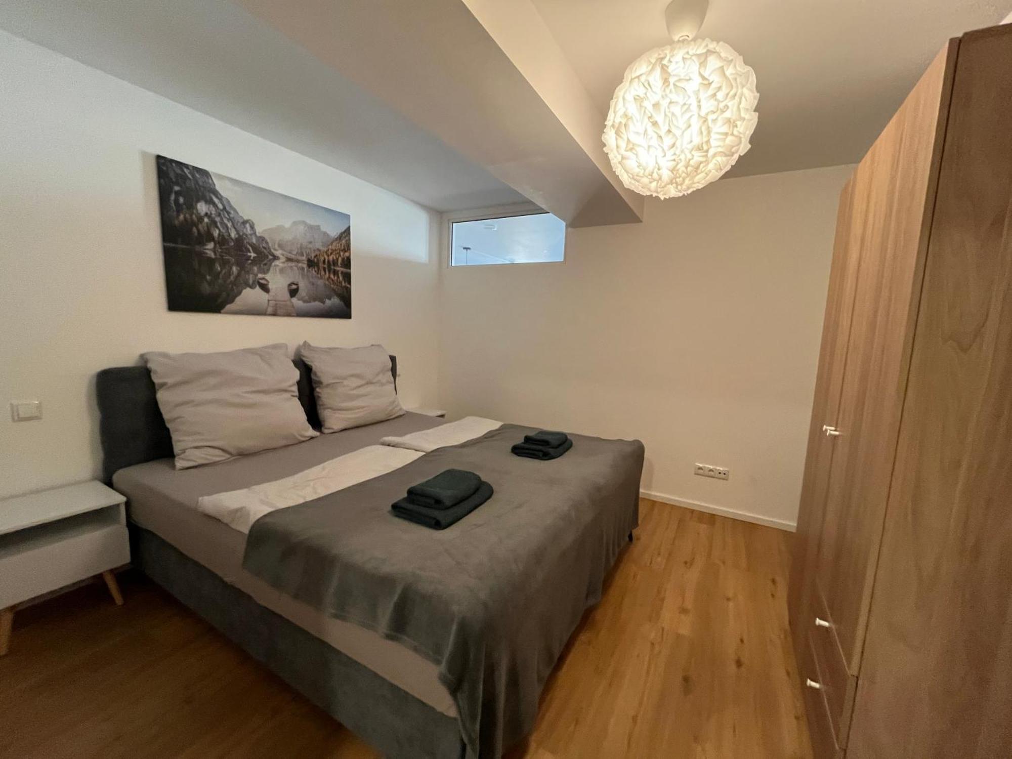Traumhafte Business & Relax Wohnung Direkt Im Stadtkern Oettingens By Elation Homes Oettingen in Bayern Kültér fotó