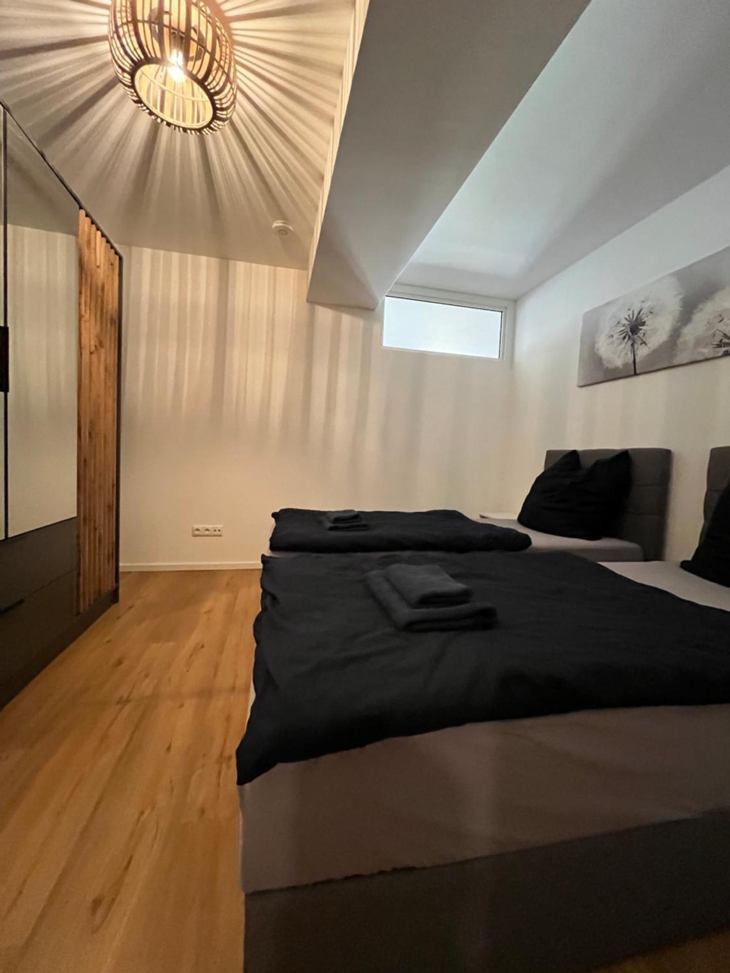 Traumhafte Business & Relax Wohnung Direkt Im Stadtkern Oettingens By Elation Homes Oettingen in Bayern Kültér fotó