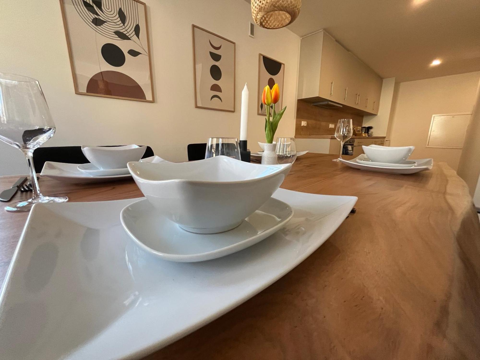 Traumhafte Business & Relax Wohnung Direkt Im Stadtkern Oettingens By Elation Homes Oettingen in Bayern Kültér fotó