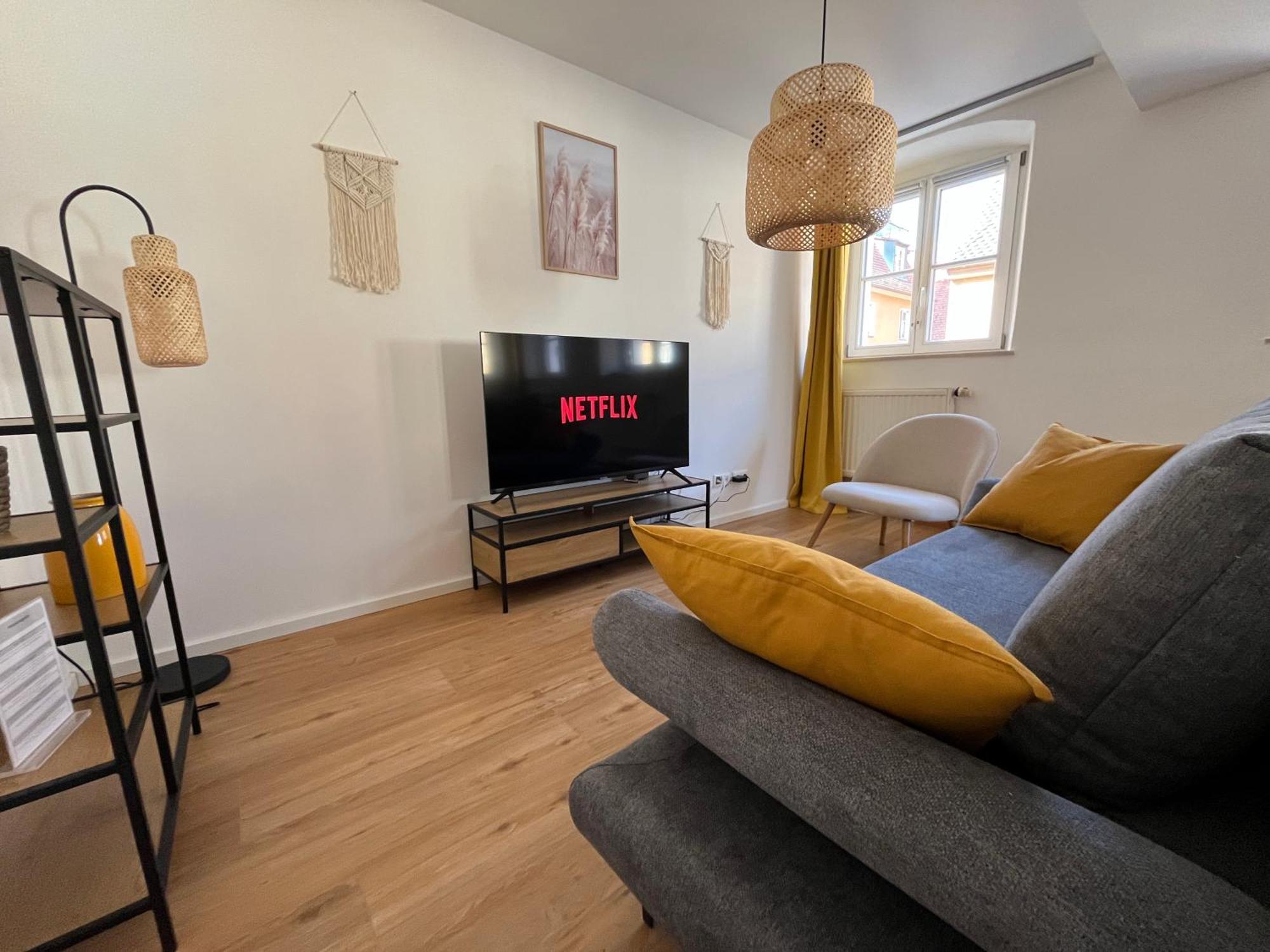 Traumhafte Business & Relax Wohnung Direkt Im Stadtkern Oettingens By Elation Homes Oettingen in Bayern Kültér fotó