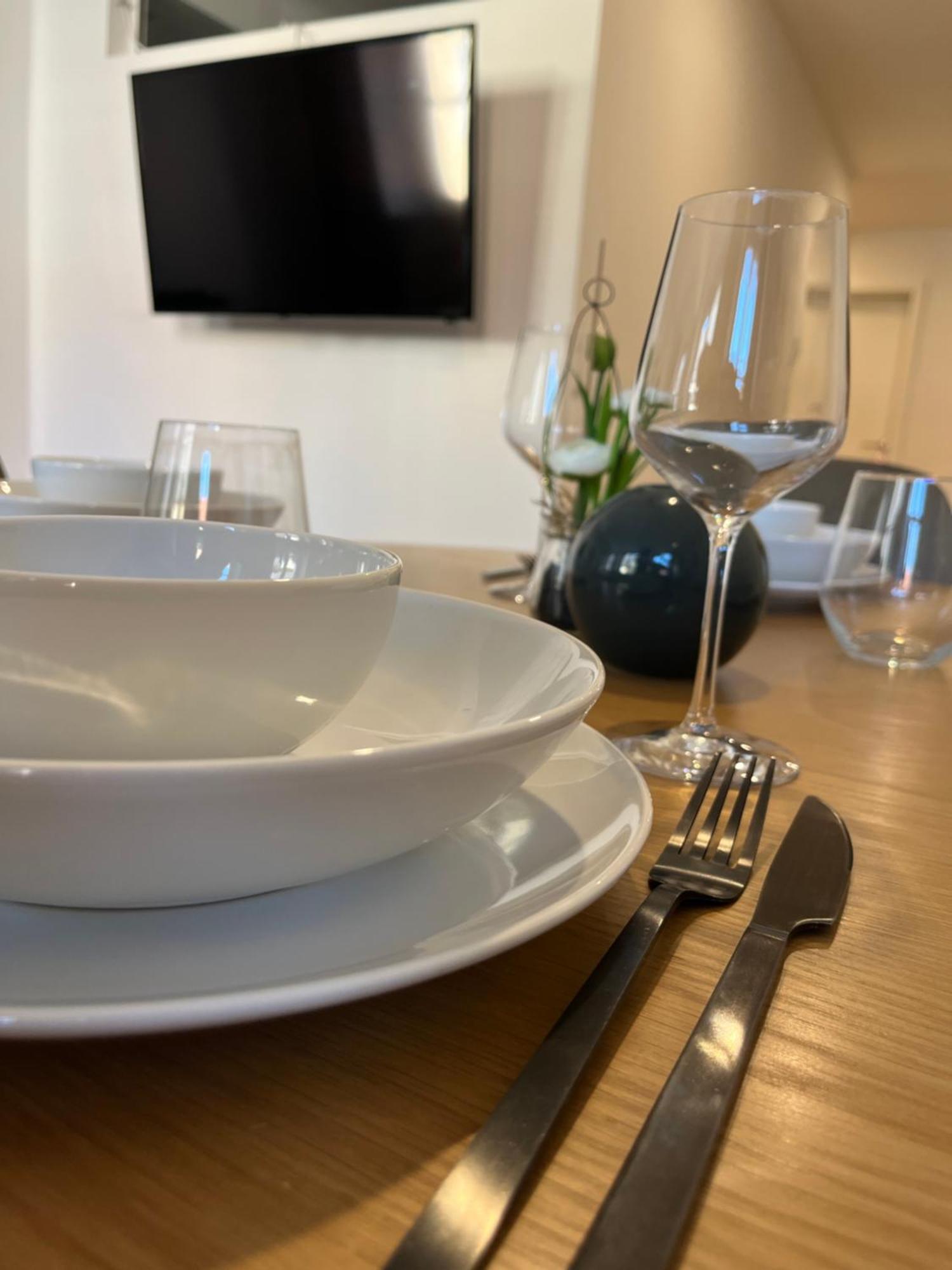 Traumhafte Business & Relax Wohnung Direkt Im Stadtkern Oettingens By Elation Homes Oettingen in Bayern Kültér fotó